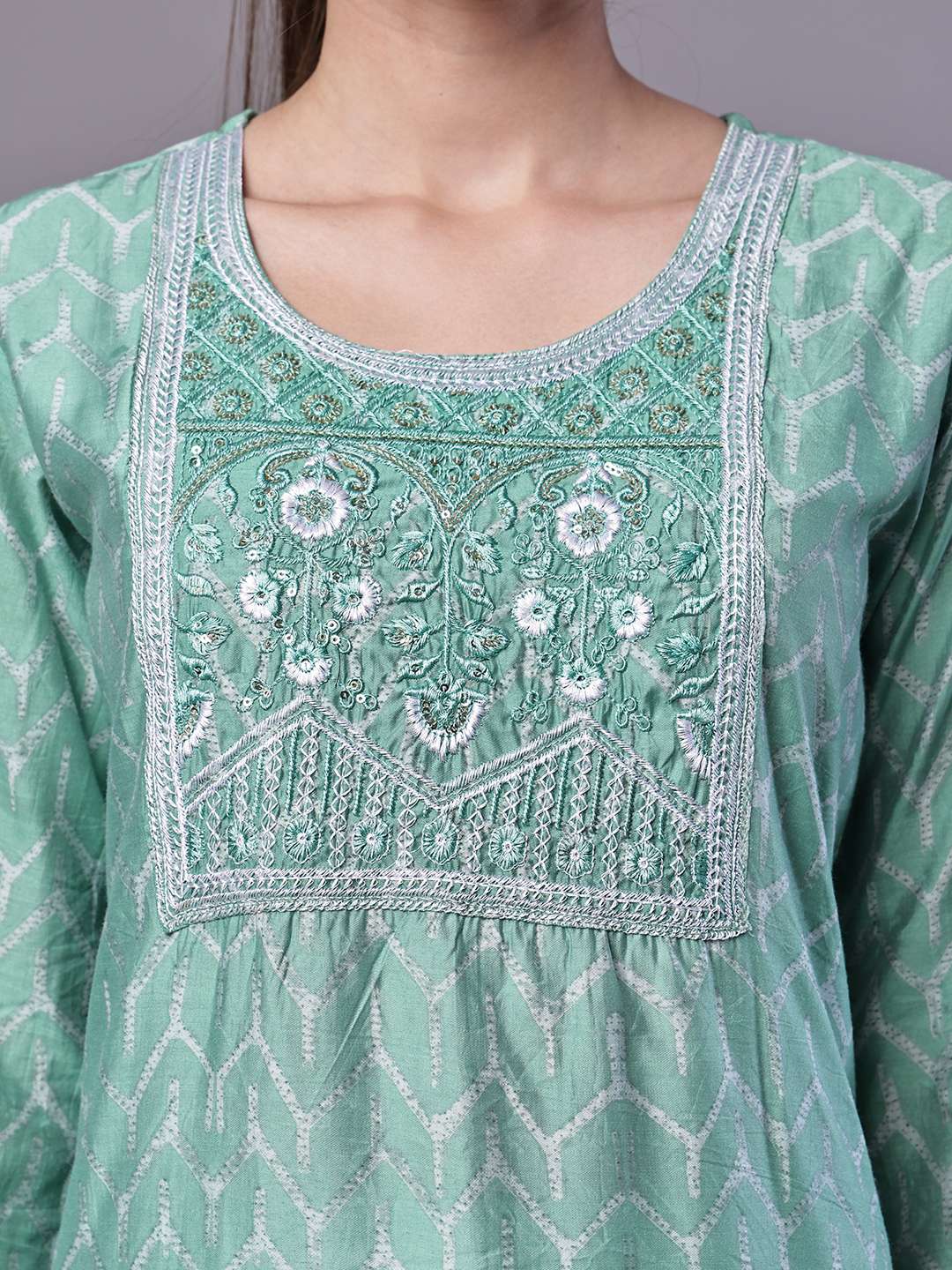 Women's Mint Green Chanderi Embroidered Kurta Set with Dupatta Suit Sets - Image 5